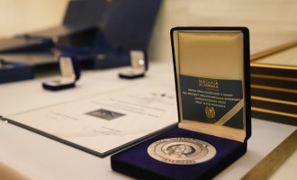 MSM z medalem z okazji 550 rocznicy urodzin Mikołaja Kopernika